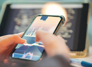 Investor meninjau transparansi proses penarikan dan transfer dana